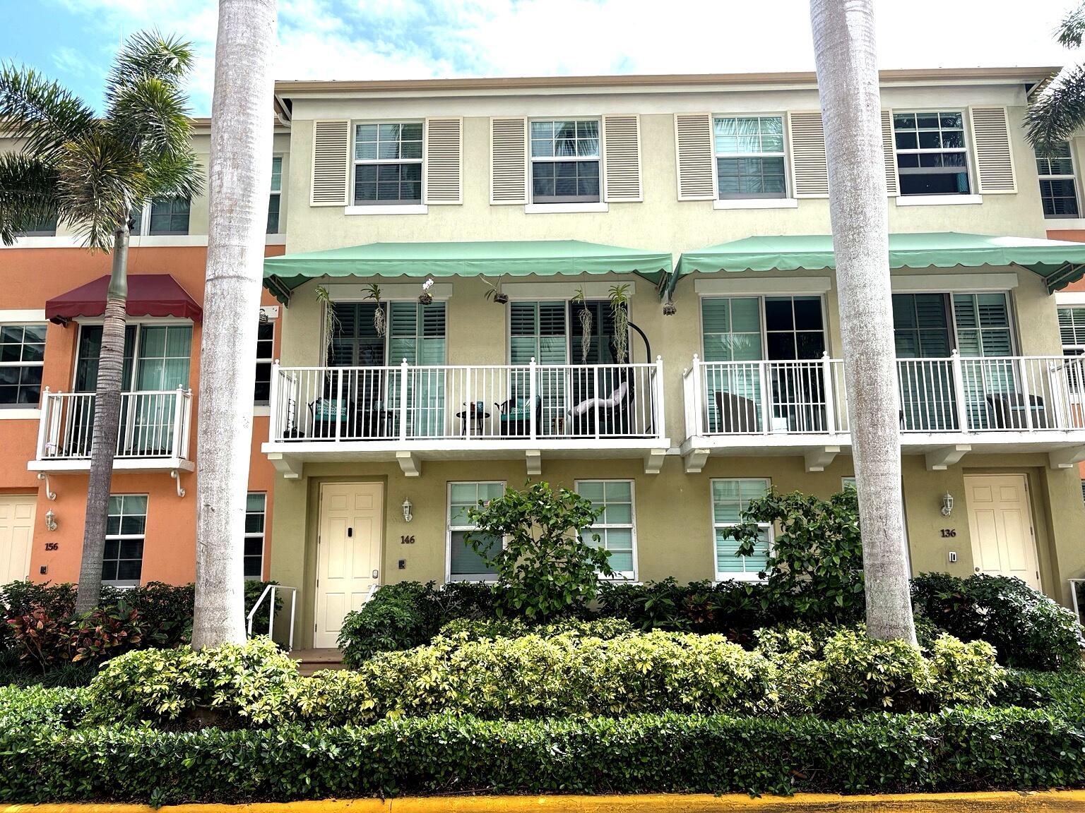 MOORINGS AT LANTANA TOWNHOUSES CONDO - Residential