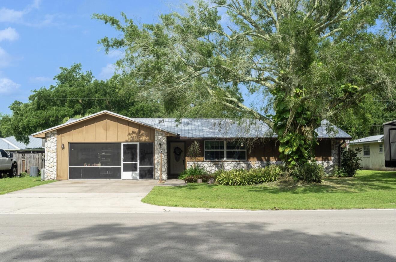 RIVER LAKE ESTATES - Residential