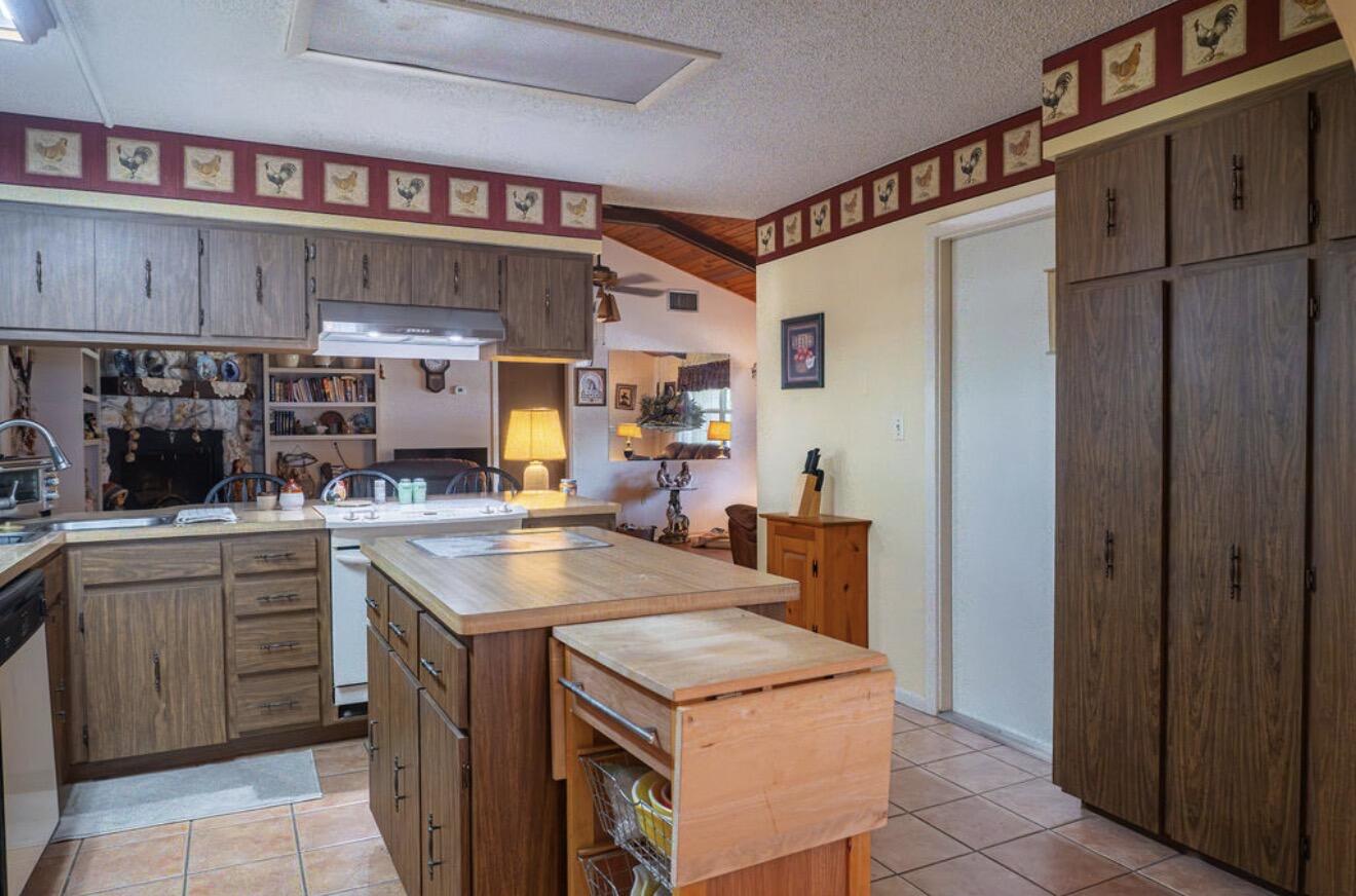 RIVER LAKE ESTATES - Residential