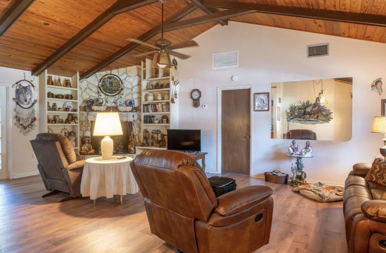 RIVER LAKE ESTATES - Residential
