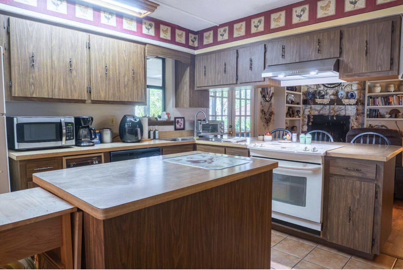 RIVER LAKE ESTATES - Residential