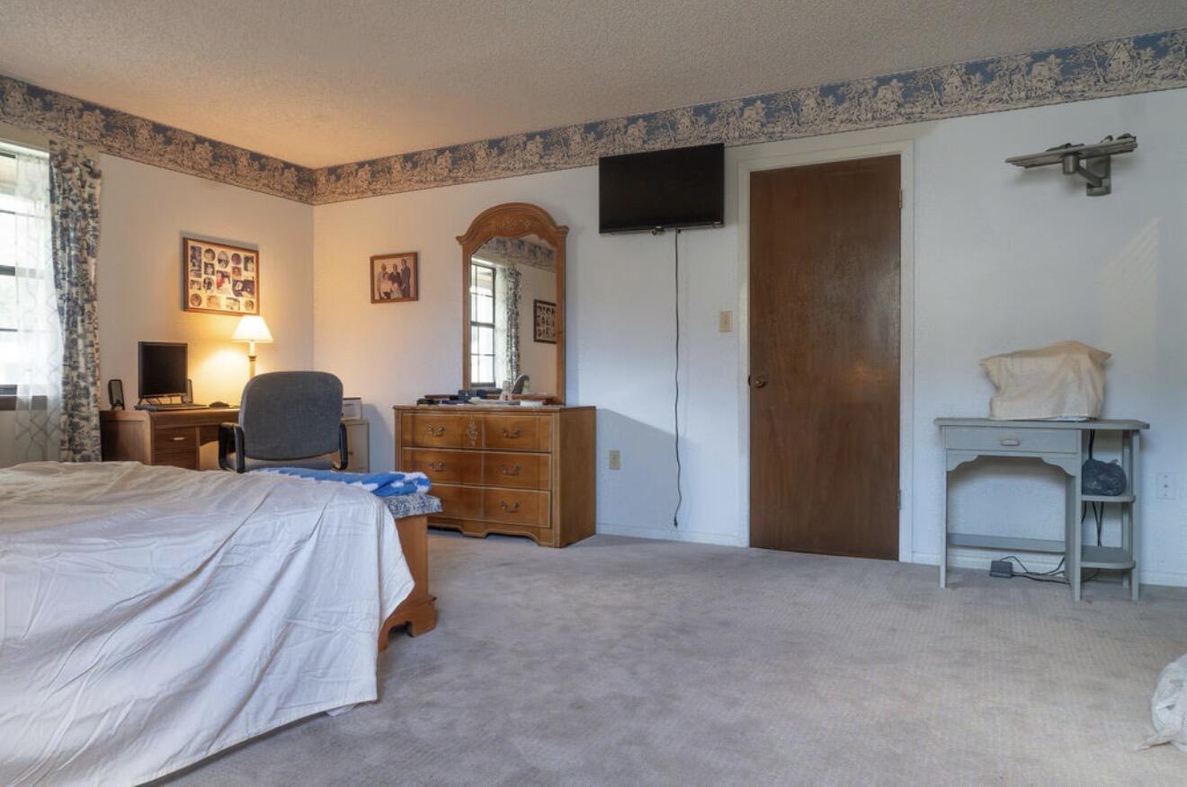 RIVER LAKE ESTATES - Residential