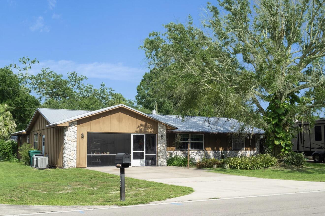 RIVER LAKE ESTATES - Residential