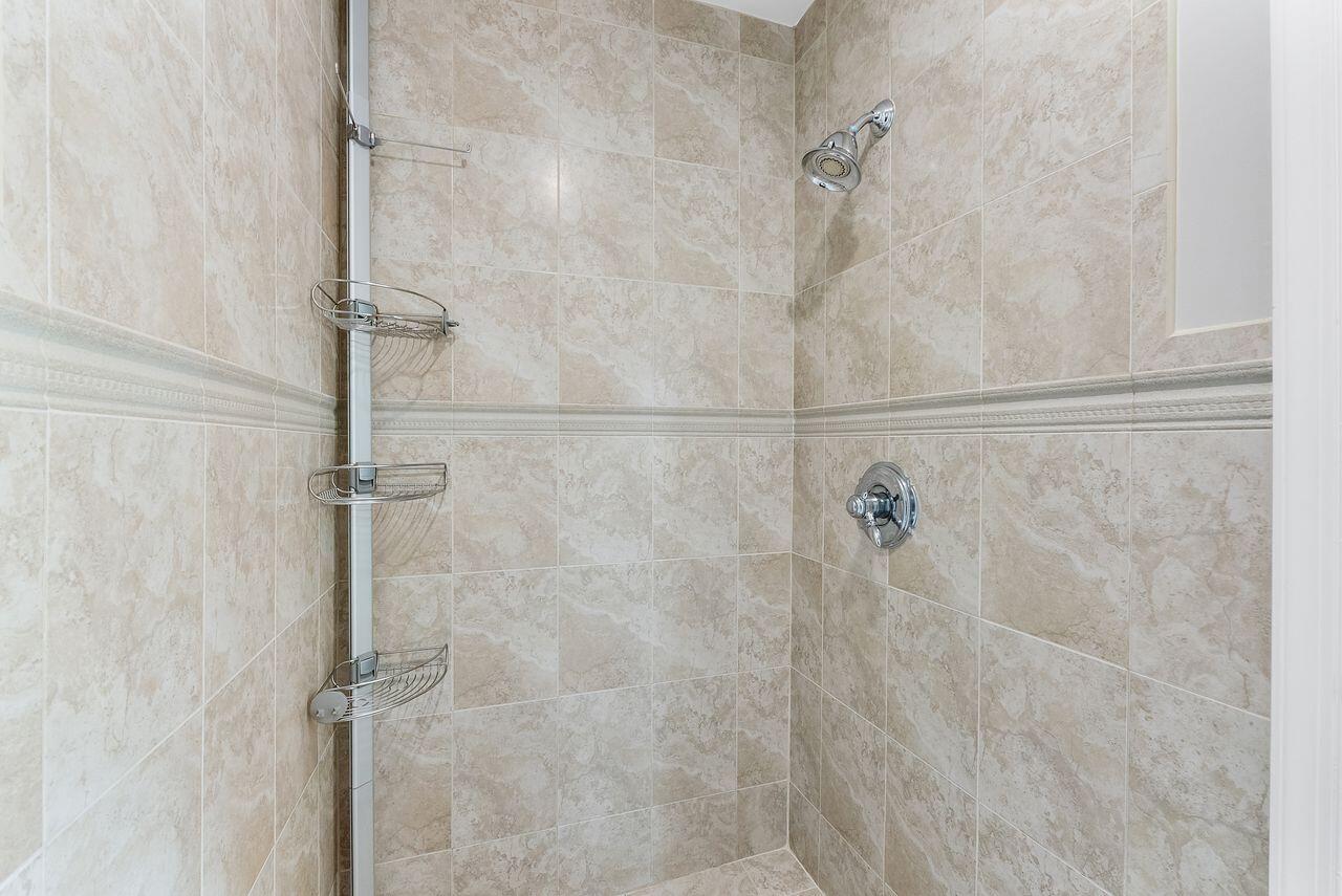 WOODSIDE ESTATES - Residential