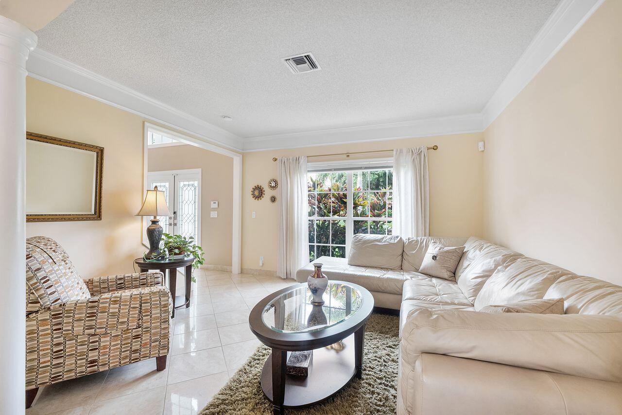 WOODSIDE ESTATES - Residential