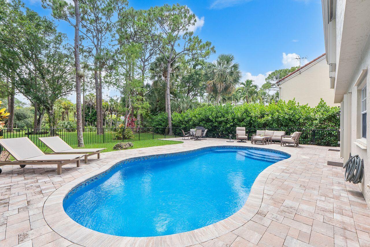 WOODSIDE ESTATES - Residential