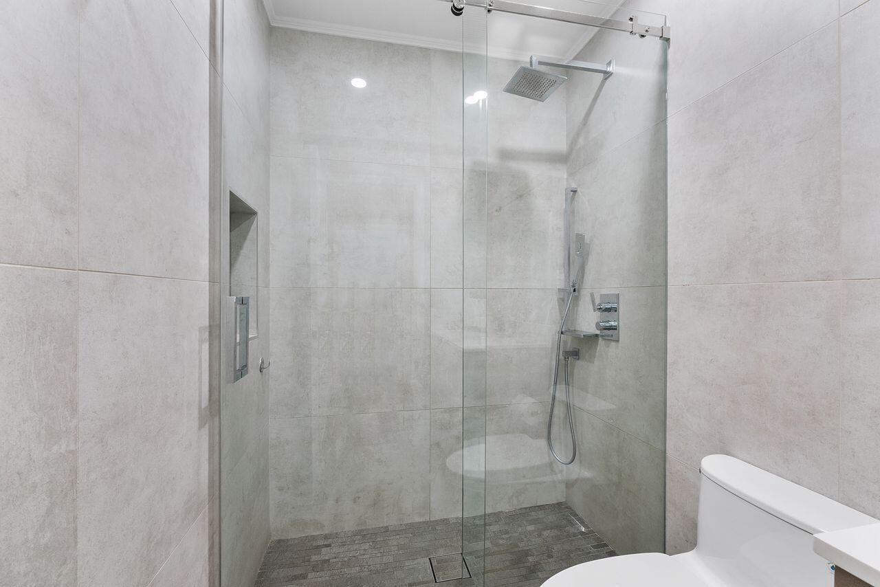 WOODSIDE ESTATES - Residential