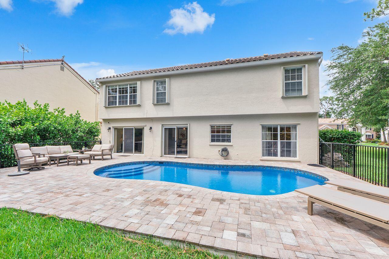 WOODSIDE ESTATES - Residential