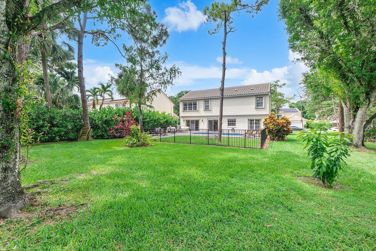 WOODSIDE ESTATES - Residential