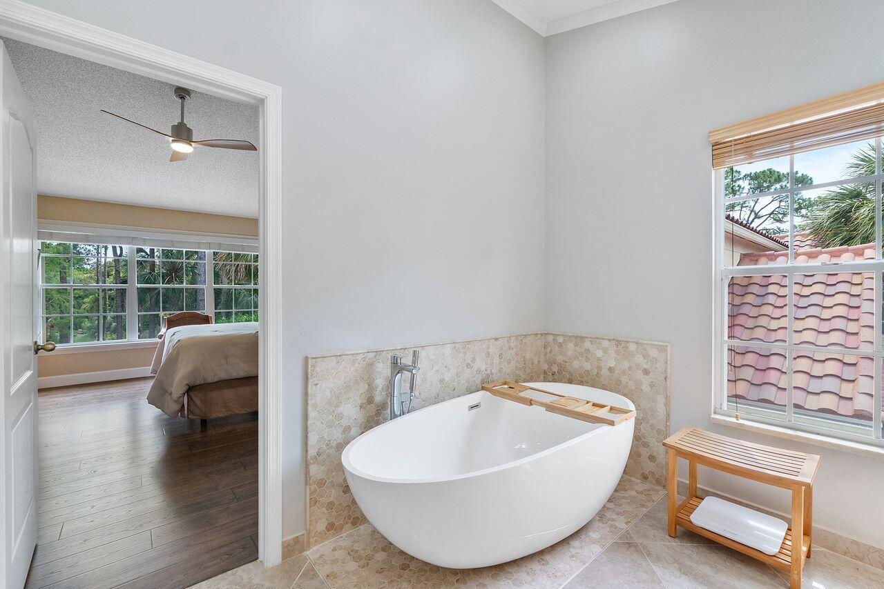 WOODSIDE ESTATES - Residential