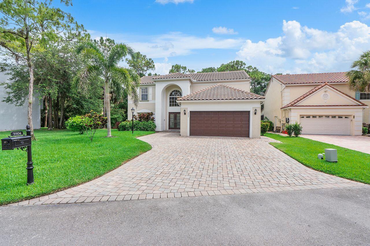 WOODSIDE ESTATES - Residential