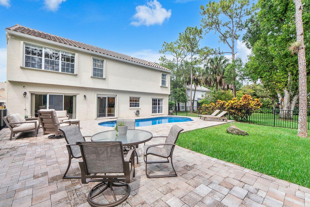 WOODSIDE ESTATES - Residential