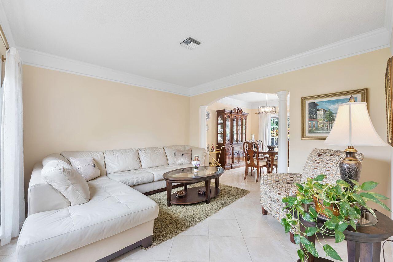 WOODSIDE ESTATES - Residential