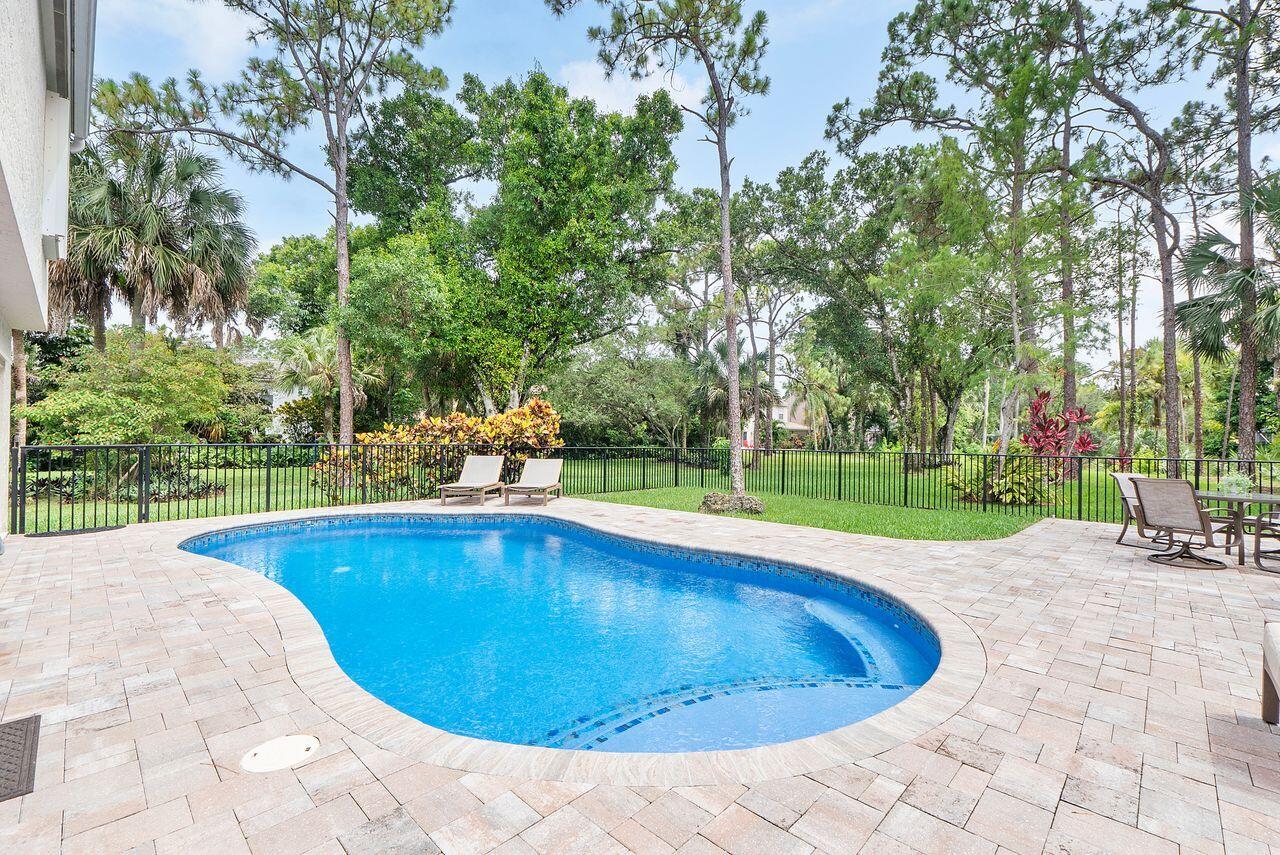 WOODSIDE ESTATES - Residential