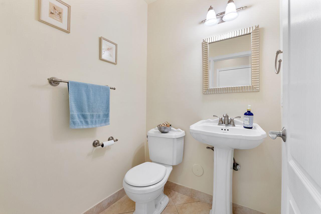 WOODSIDE ESTATES - Residential