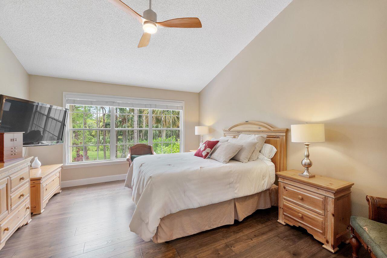 WOODSIDE ESTATES - Residential