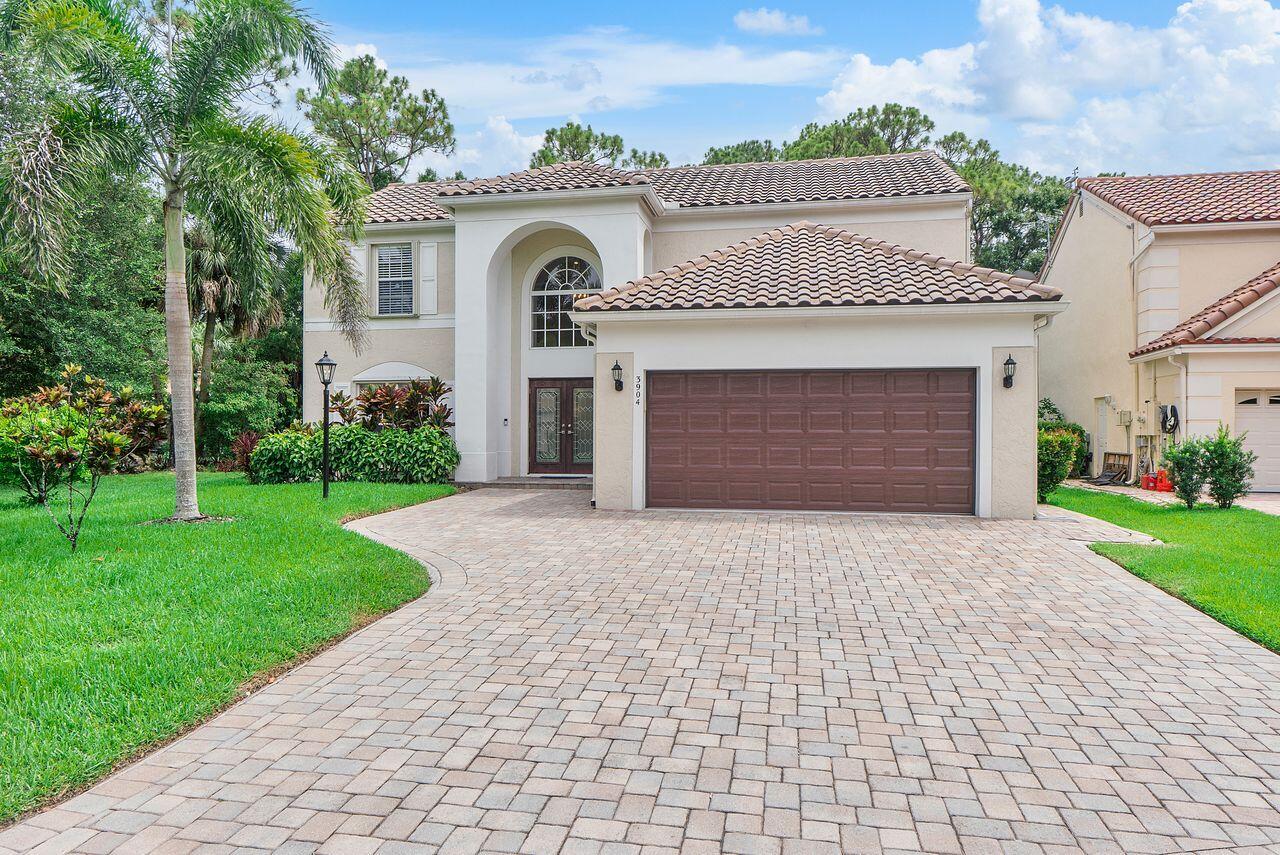 WOODSIDE ESTATES - Residential