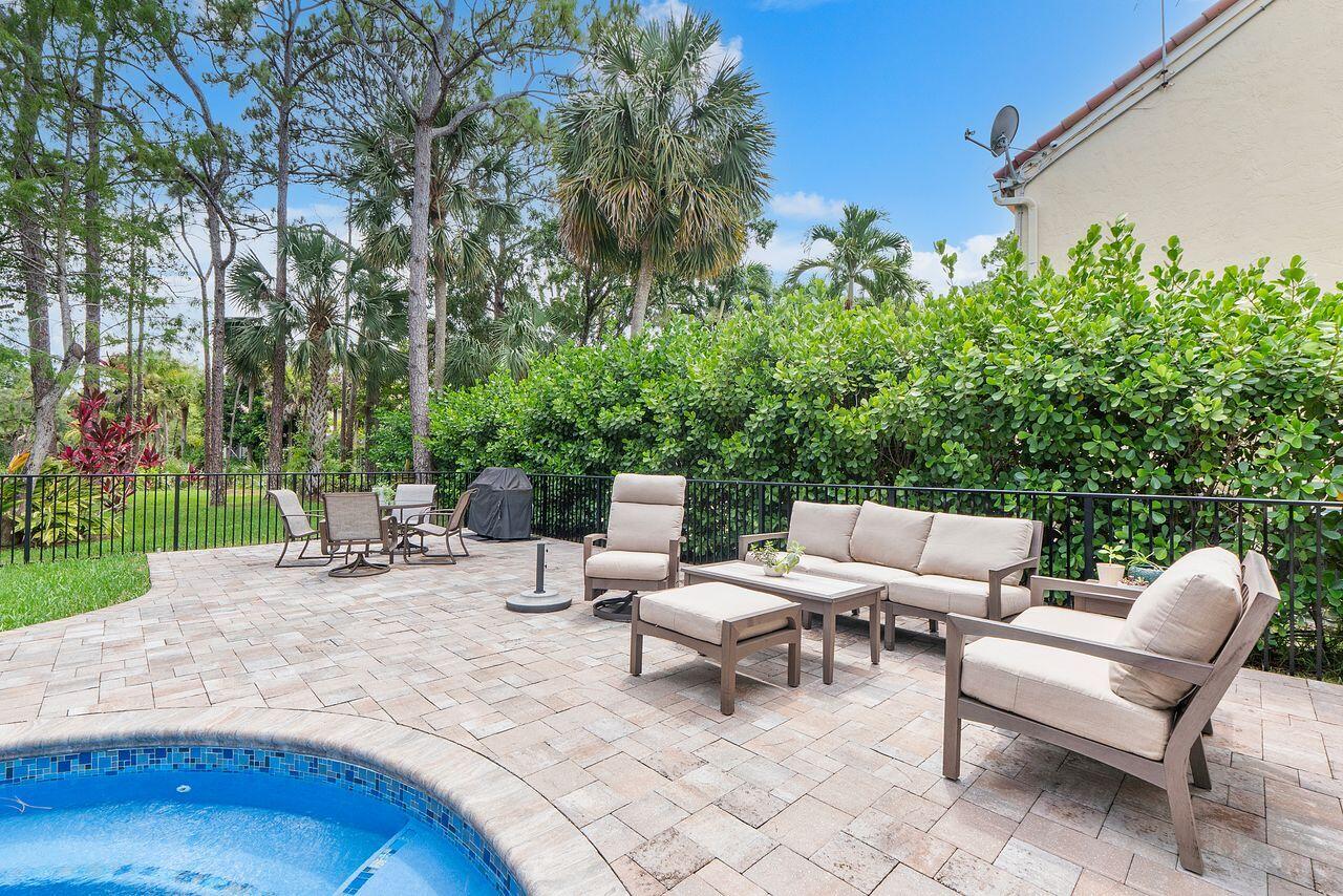 WOODSIDE ESTATES - Residential