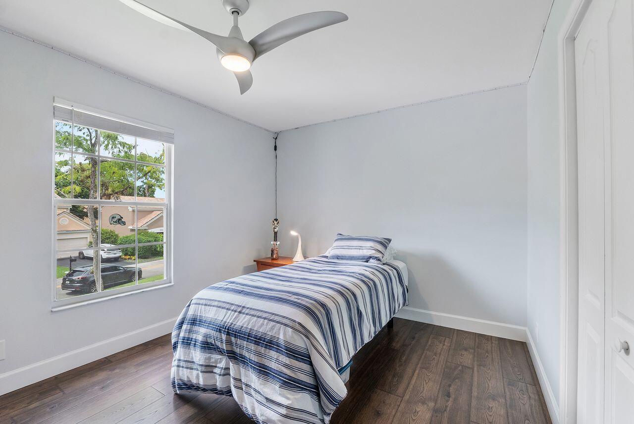WOODSIDE ESTATES - Residential