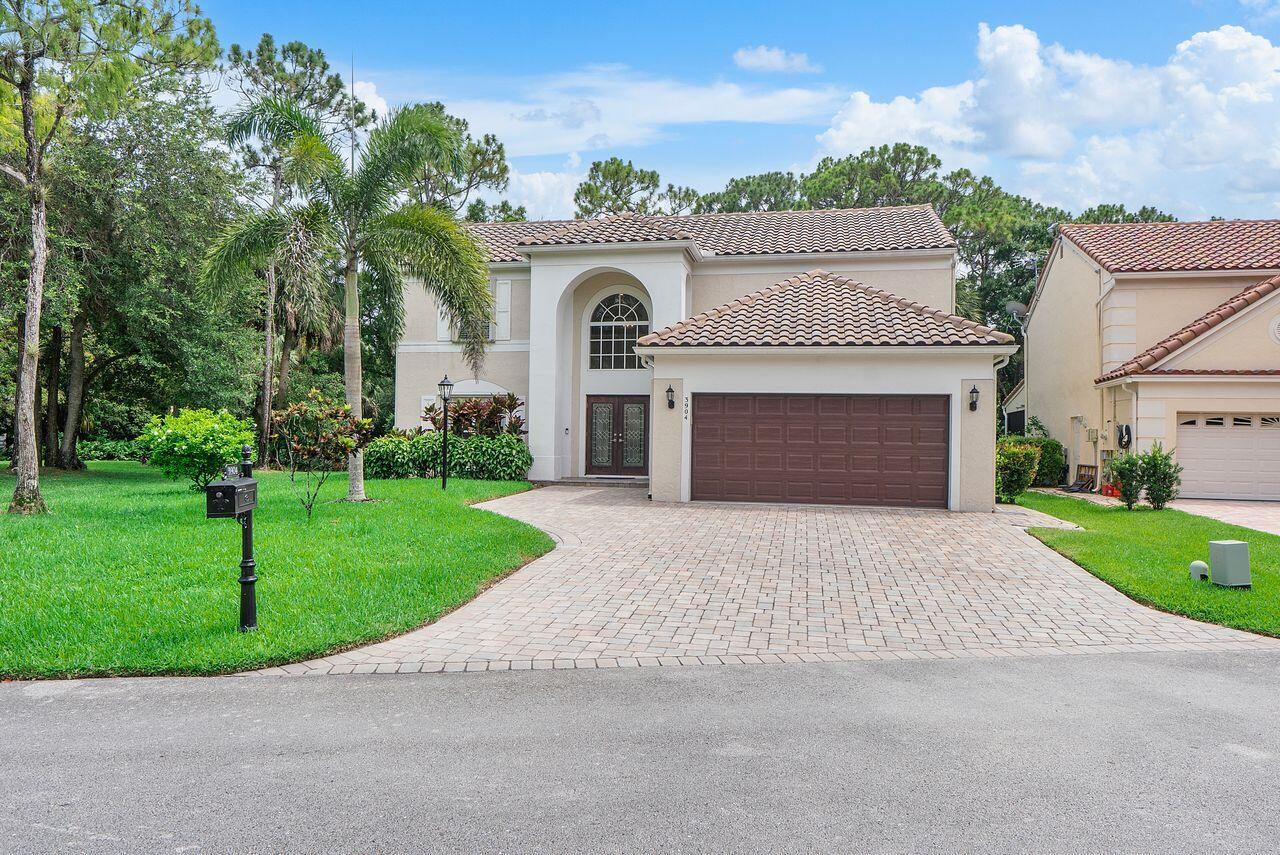WOODSIDE ESTATES - Residential