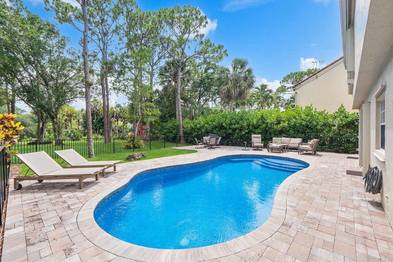 WOODSIDE ESTATES - Residential