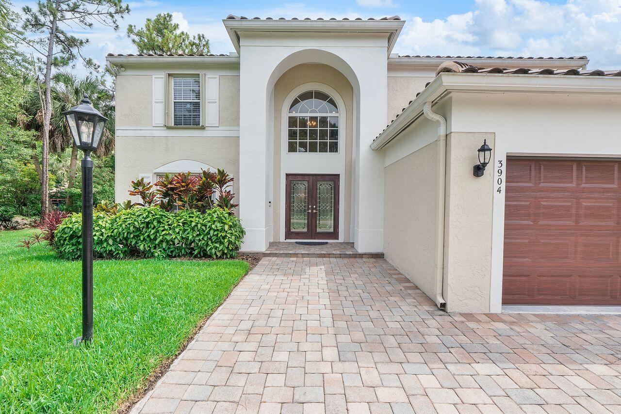 WOODSIDE ESTATES - Residential