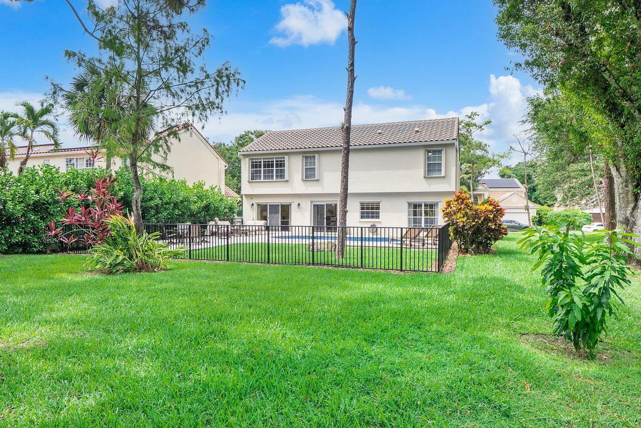 WOODSIDE ESTATES - Residential
