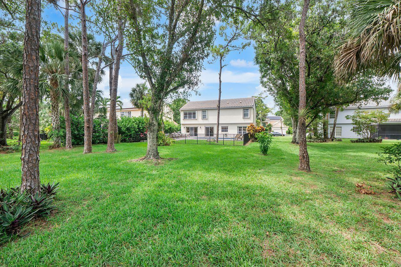 WOODSIDE ESTATES - Residential