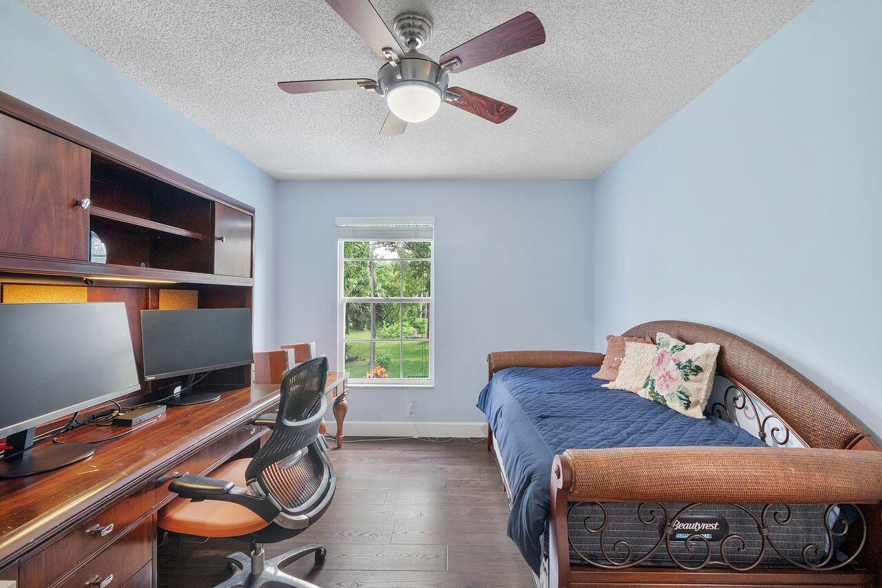 WOODSIDE ESTATES - Residential