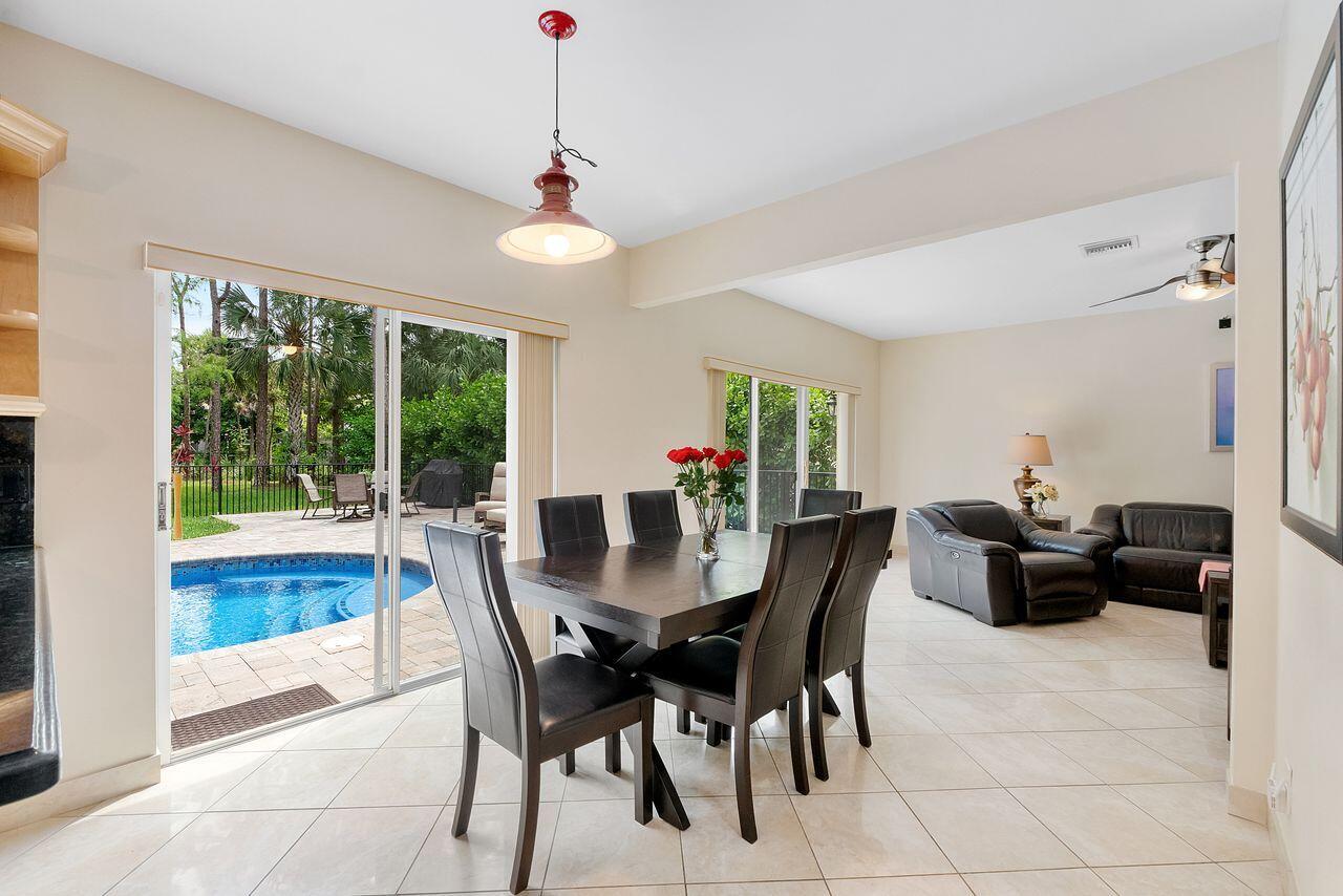 WOODSIDE ESTATES - Residential