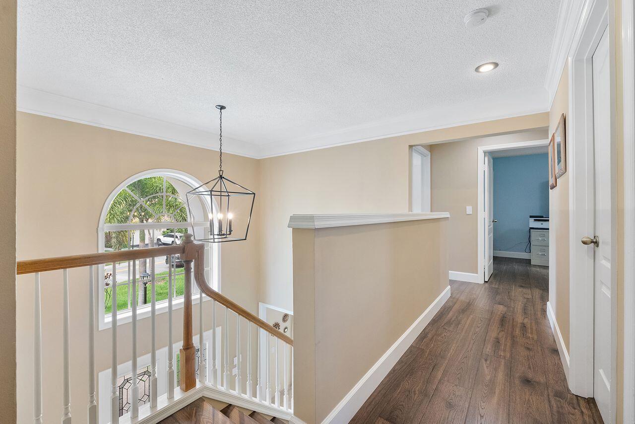 WOODSIDE ESTATES - Residential