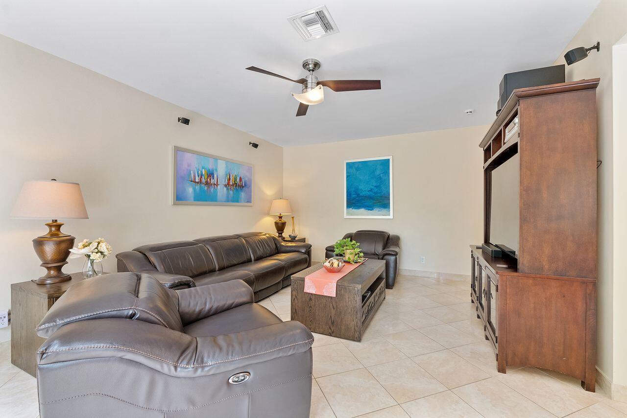WOODSIDE ESTATES - Residential