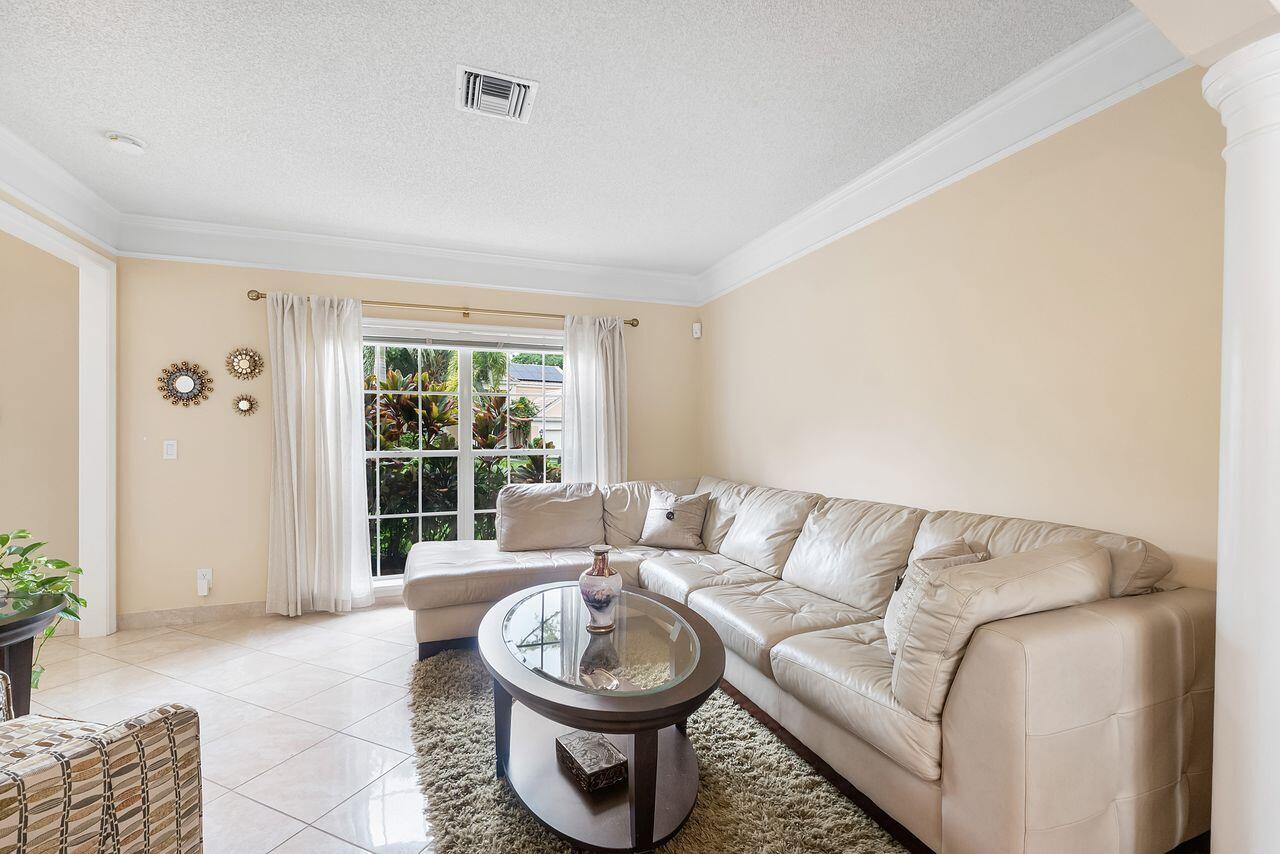 WOODSIDE ESTATES - Residential