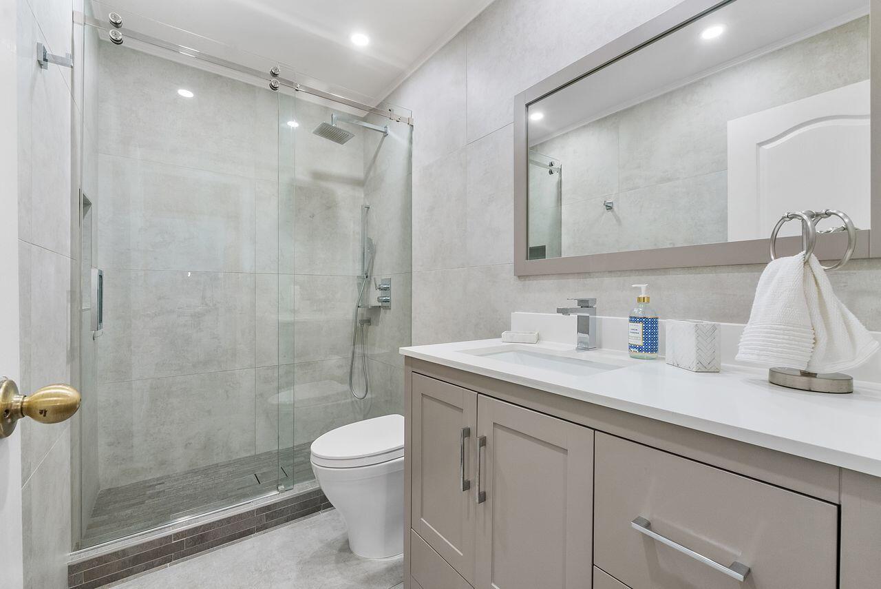 WOODSIDE ESTATES - Residential