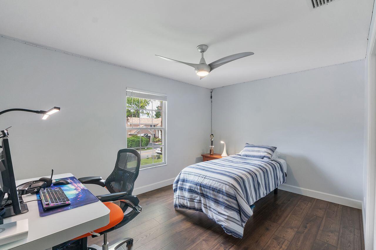 WOODSIDE ESTATES - Residential