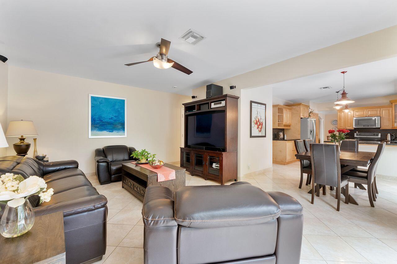 WOODSIDE ESTATES - Residential
