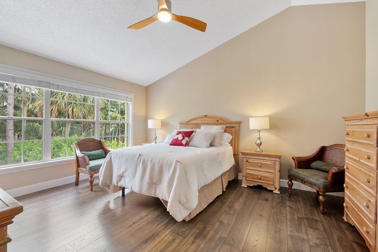 WOODSIDE ESTATES - Residential