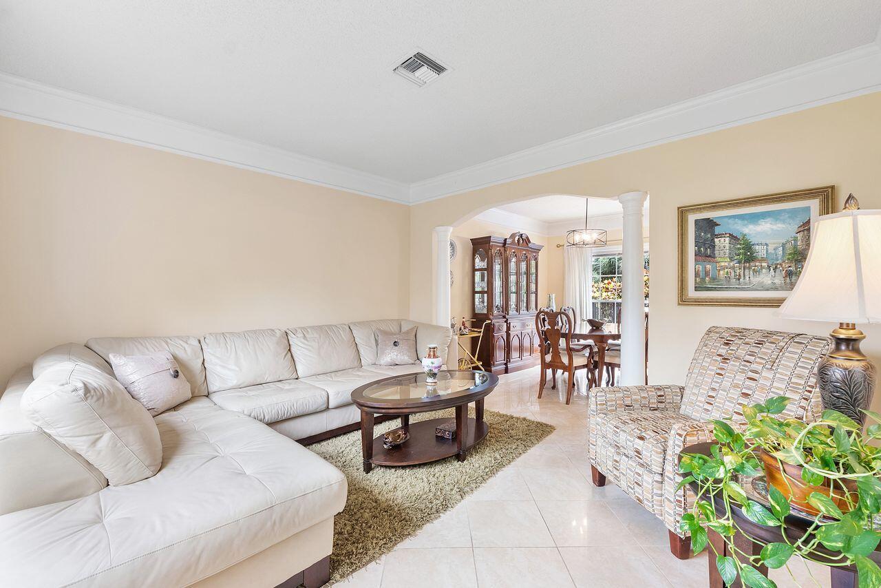 WOODSIDE ESTATES - Residential