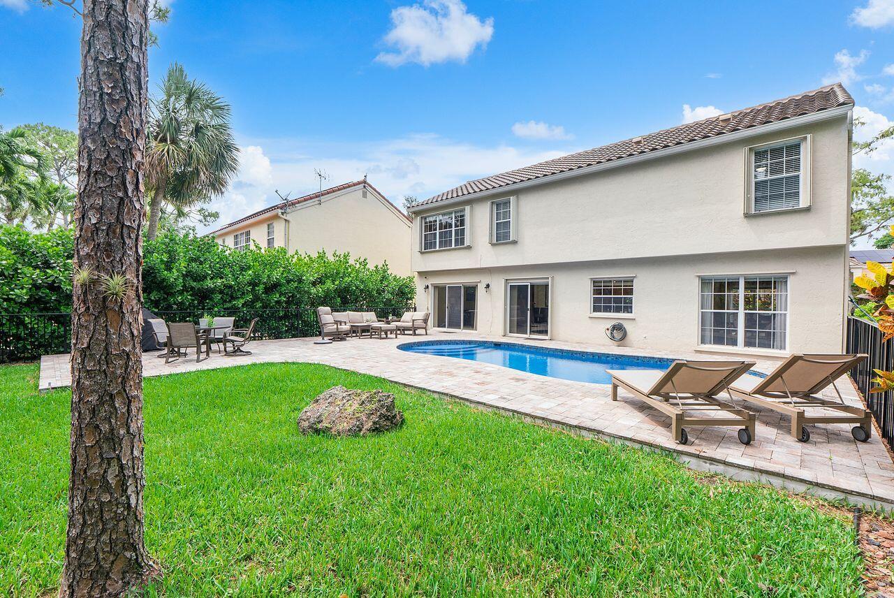WOODSIDE ESTATES - Residential