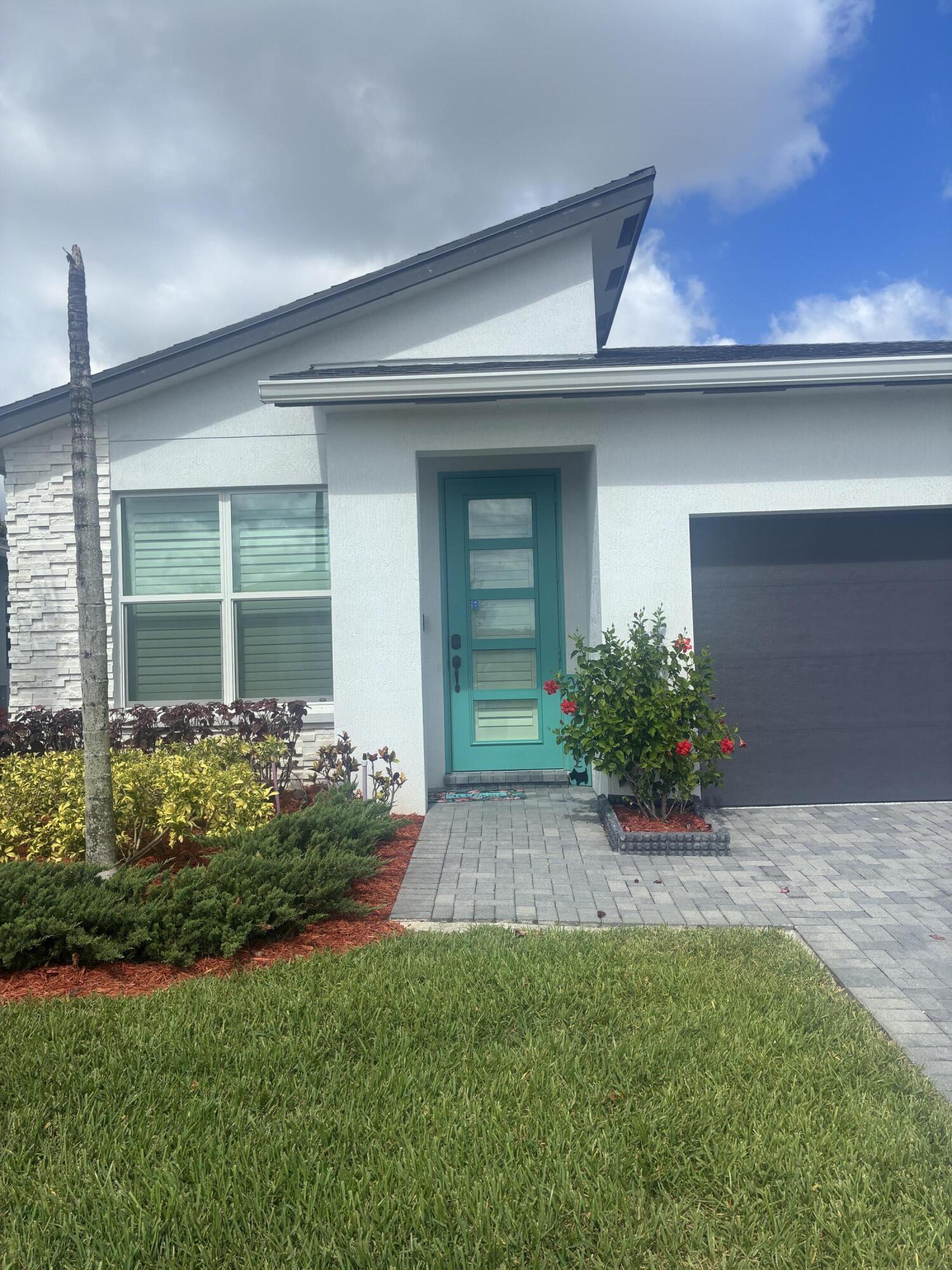 MATTAMY AT SOUTHERN GROVE PLAT 1 REPLAT - Residential