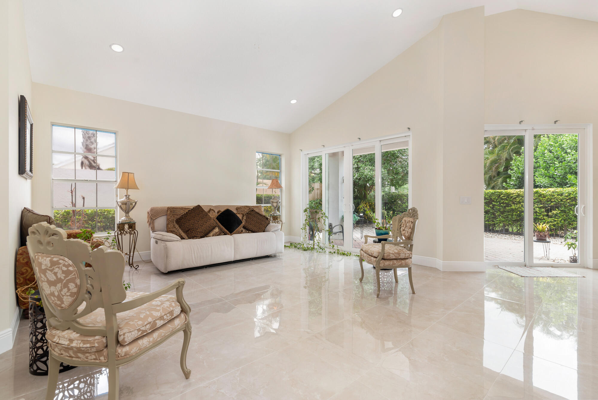 BREAKERS WEST 13 - Residential