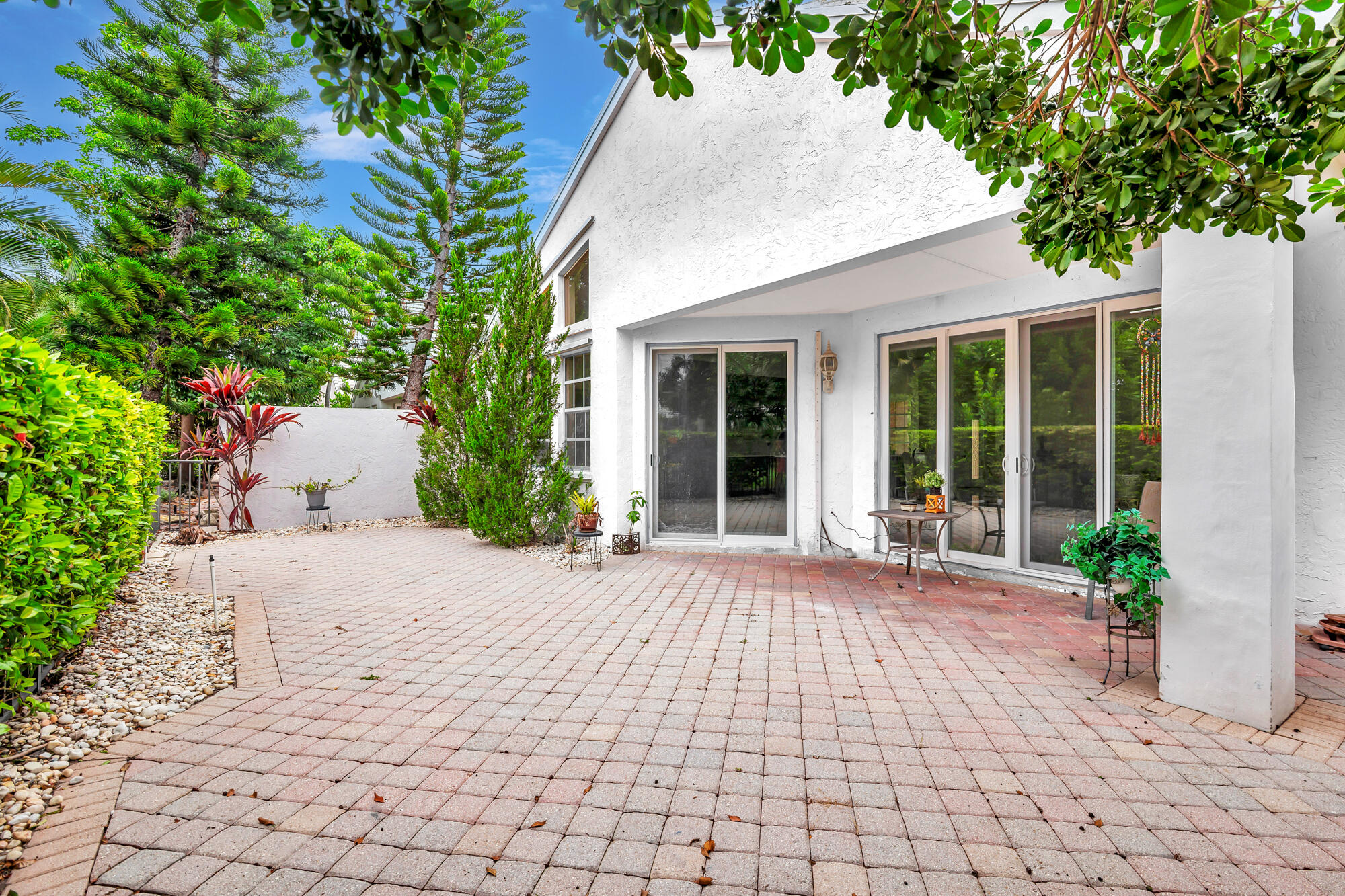 BREAKERS WEST 13 - Residential