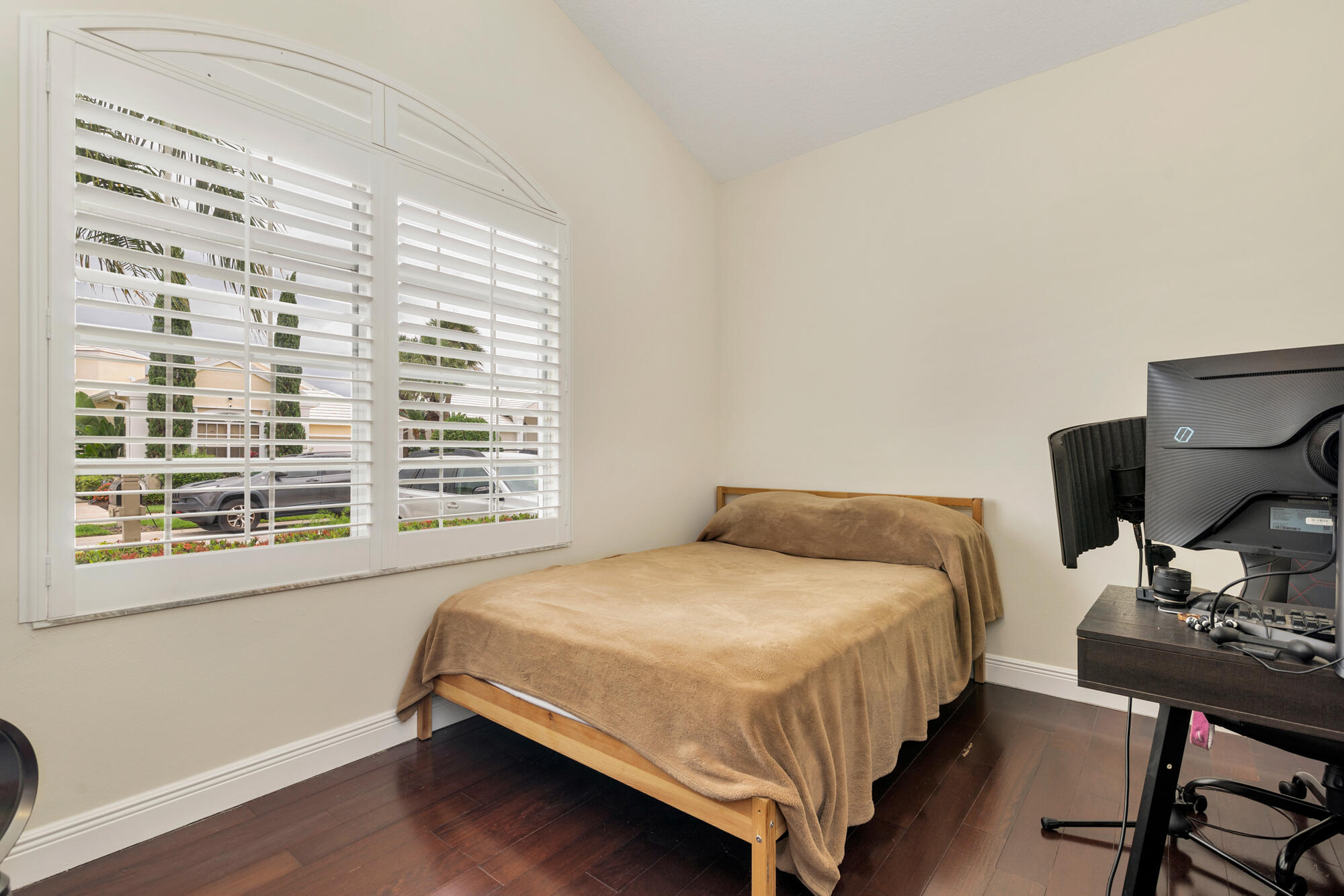 BREAKERS WEST 13 - Residential
