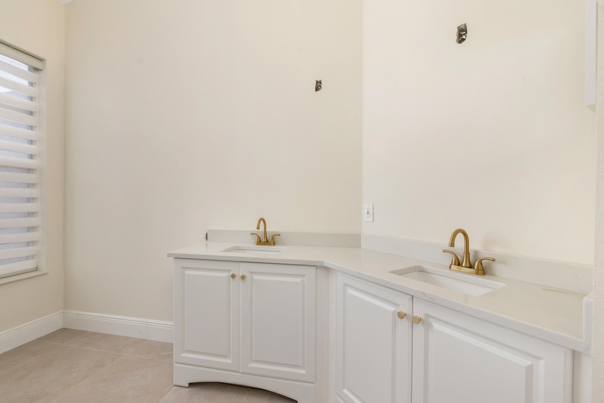 BREAKERS WEST 13 - Residential