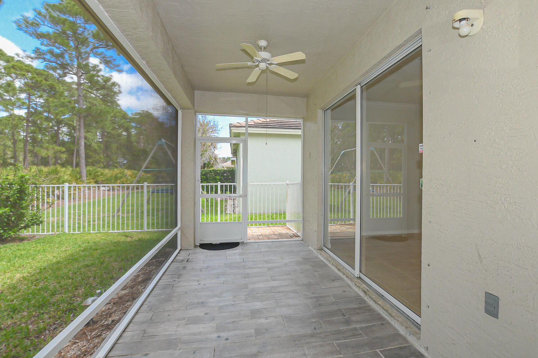 LAKE FOREST POINTE - Residential