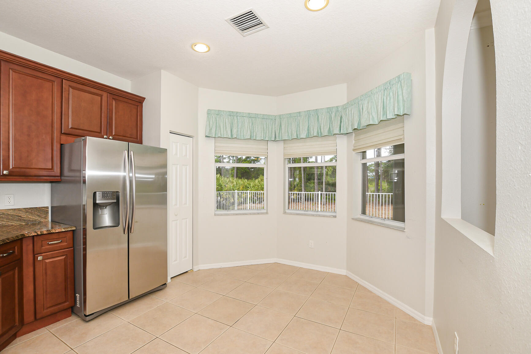 LAKE FOREST POINTE - Residential
