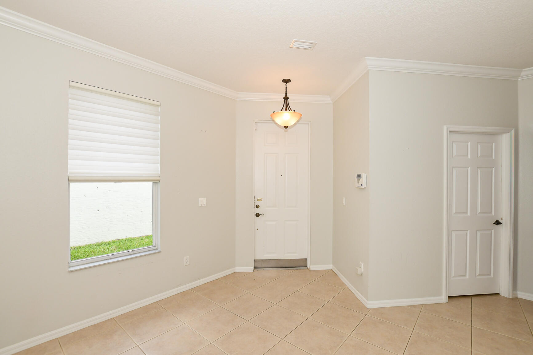 LAKE FOREST POINTE - Residential