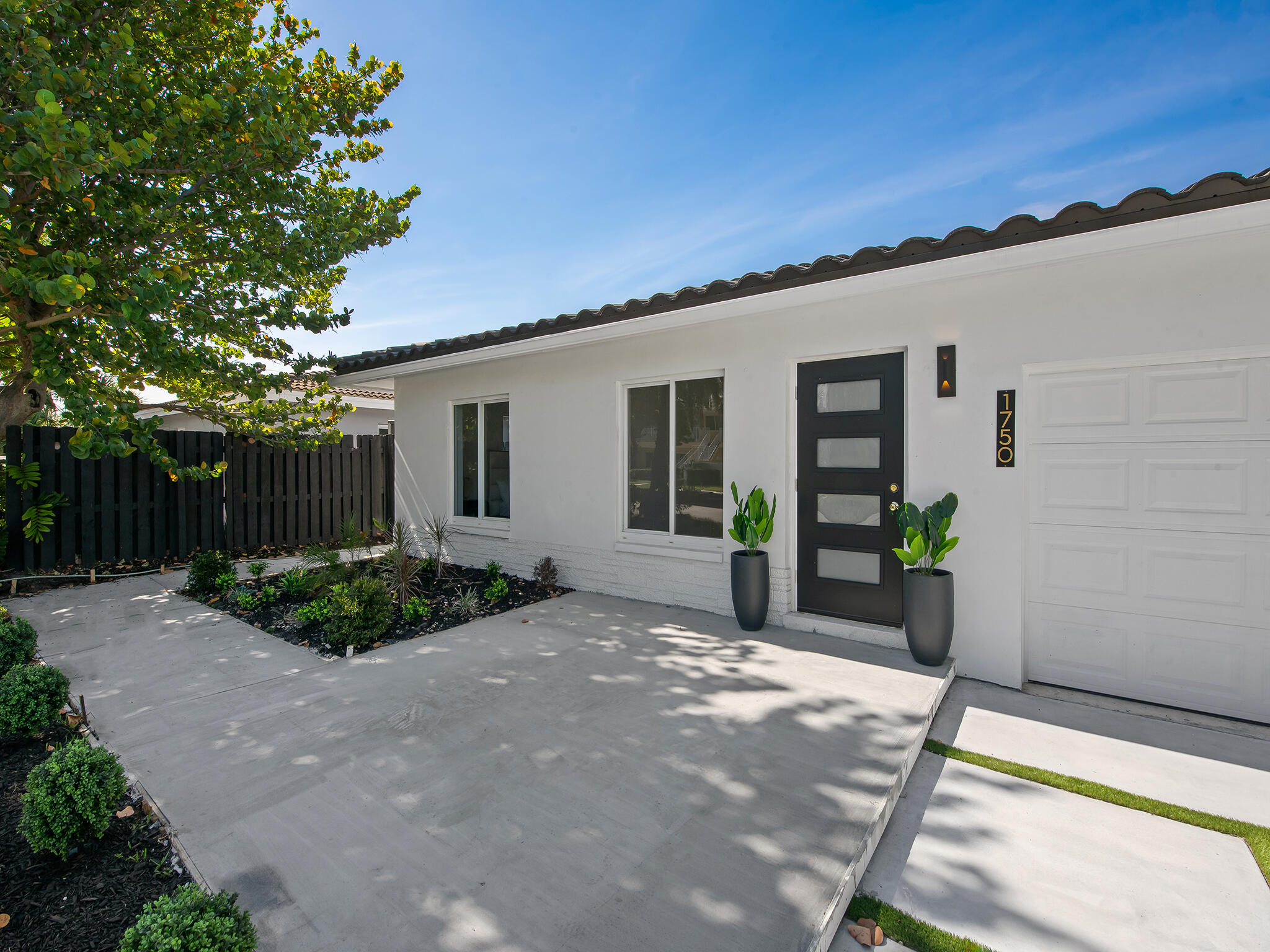 CORAL RIDGE ISLES - Residential
