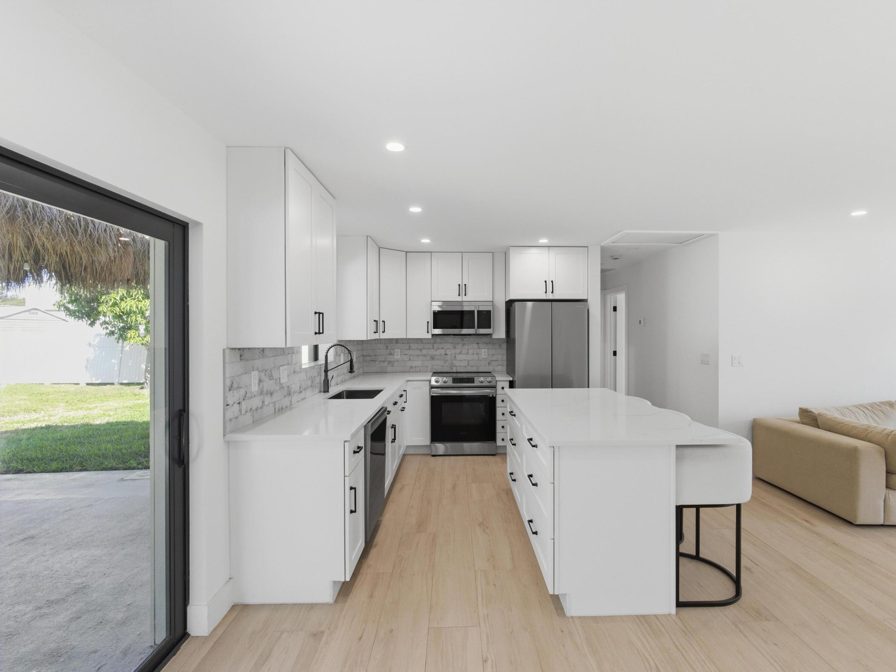 TROPIC VISTA - Residential