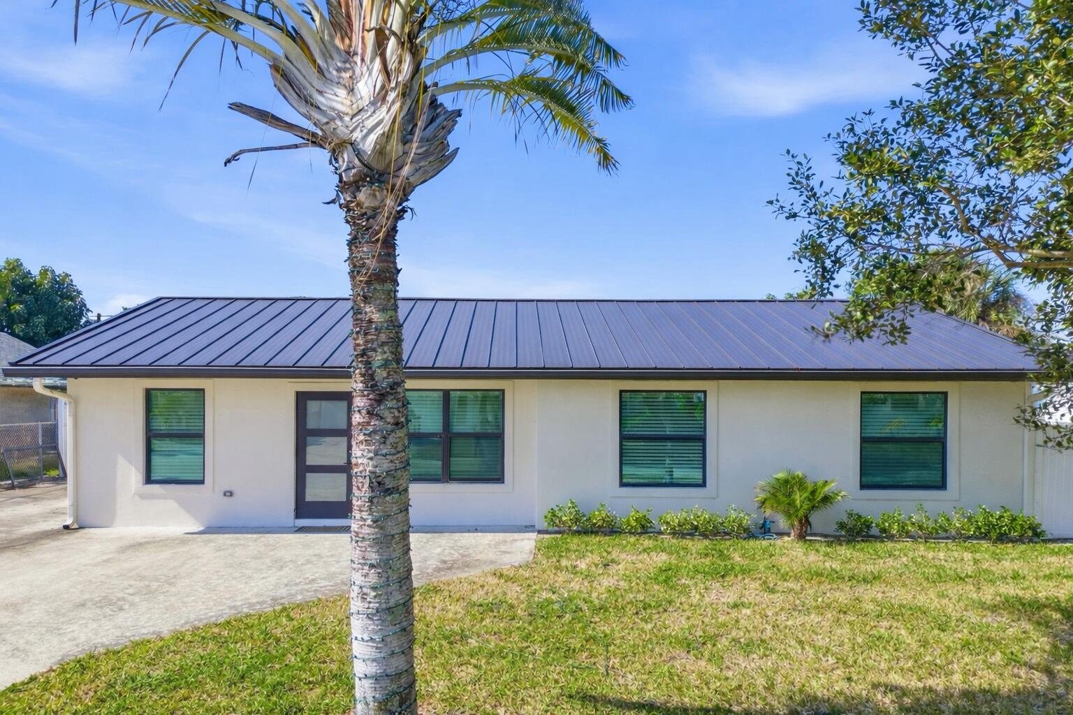 TROPIC VISTA - Residential